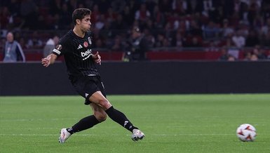 Futbol birlikte oynanan bir oyun